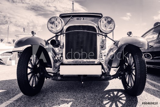 Bild på Front view of classic vintage car Old style Black and white
